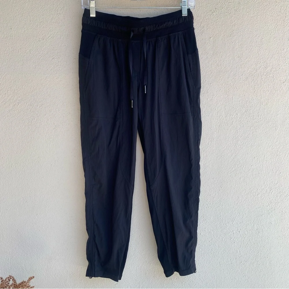 Lululemon Dance Studio Mid Rise Cropped Pant Size 4 - Picture 6 of 16